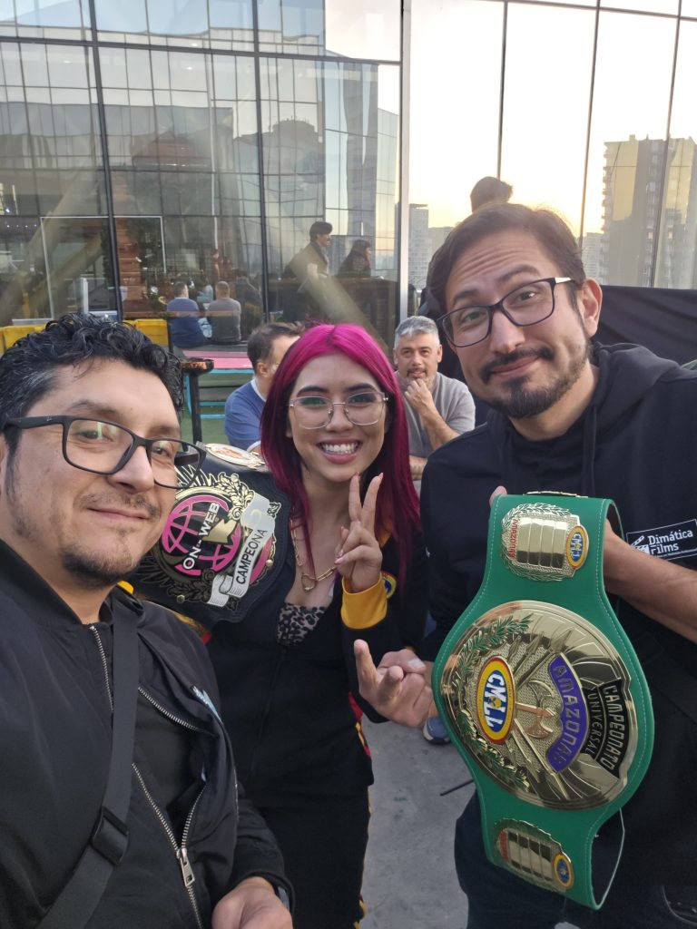 Catalina durante la grabación del videoclip Ataca Catalina junto a Tomo Como Rey